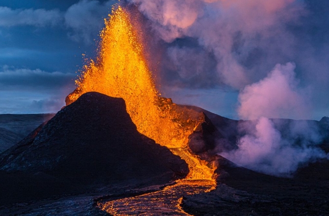 volcano pictures and information