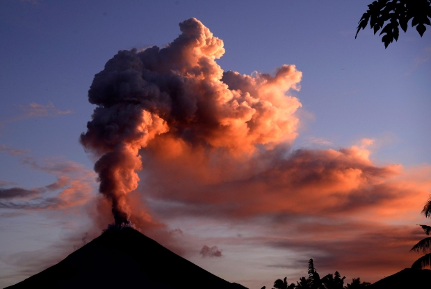 10 interesting facts about volcanoes