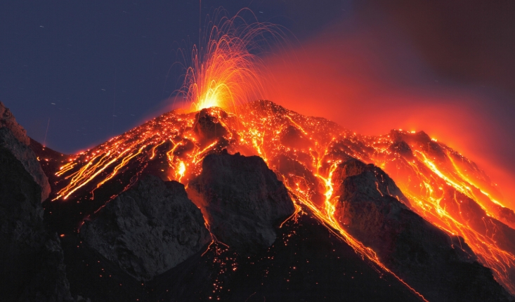 what makes volcanoes erupt