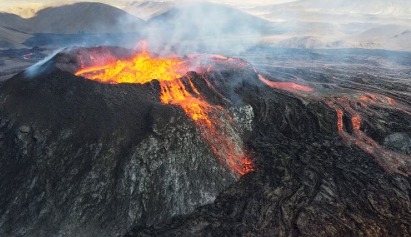 images of volcanic eruption